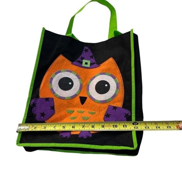 Halloween Owl Trick-or-Treating Bag - Picture 5 of 6